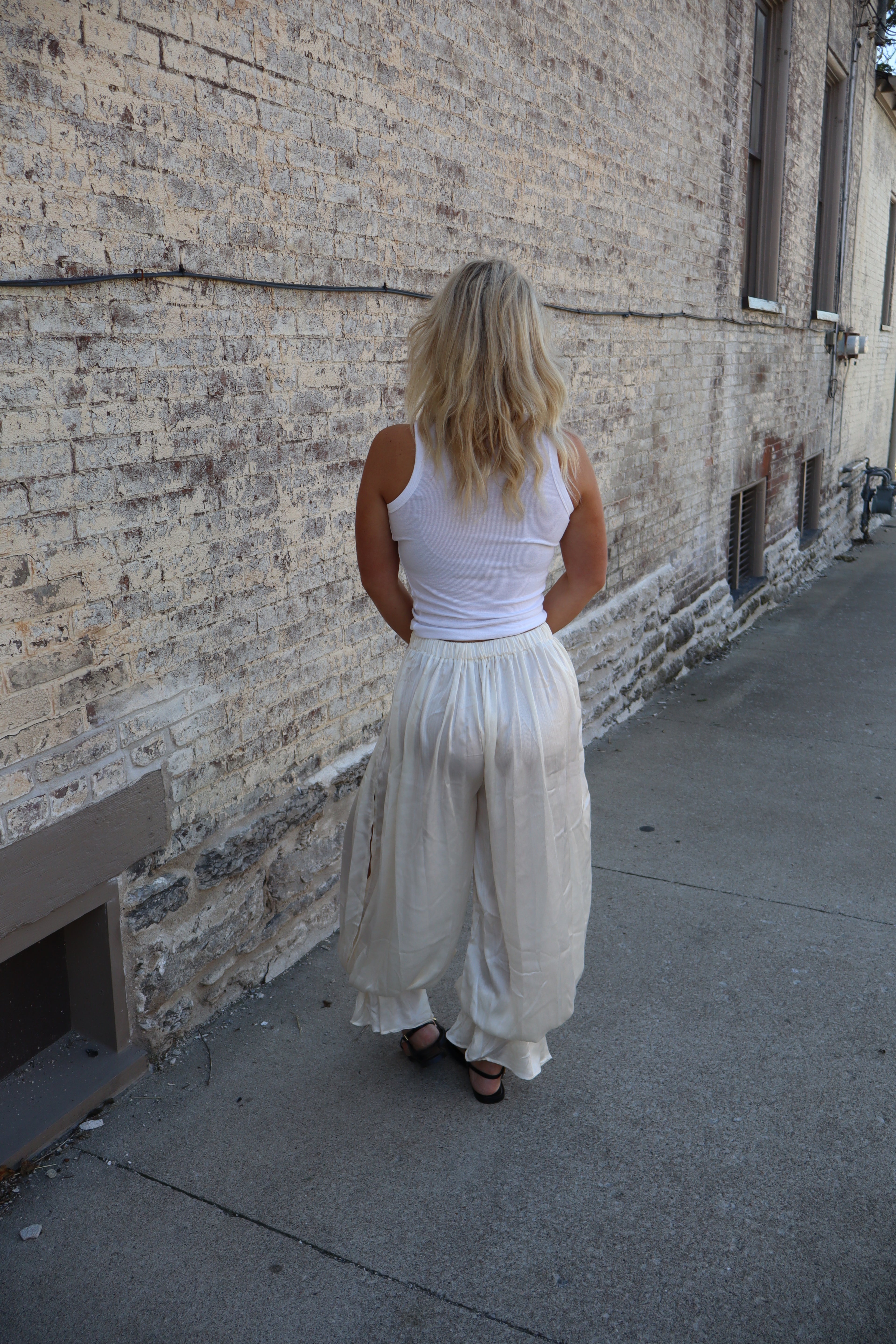 THE JERRI BALLOON PANT- CREAM