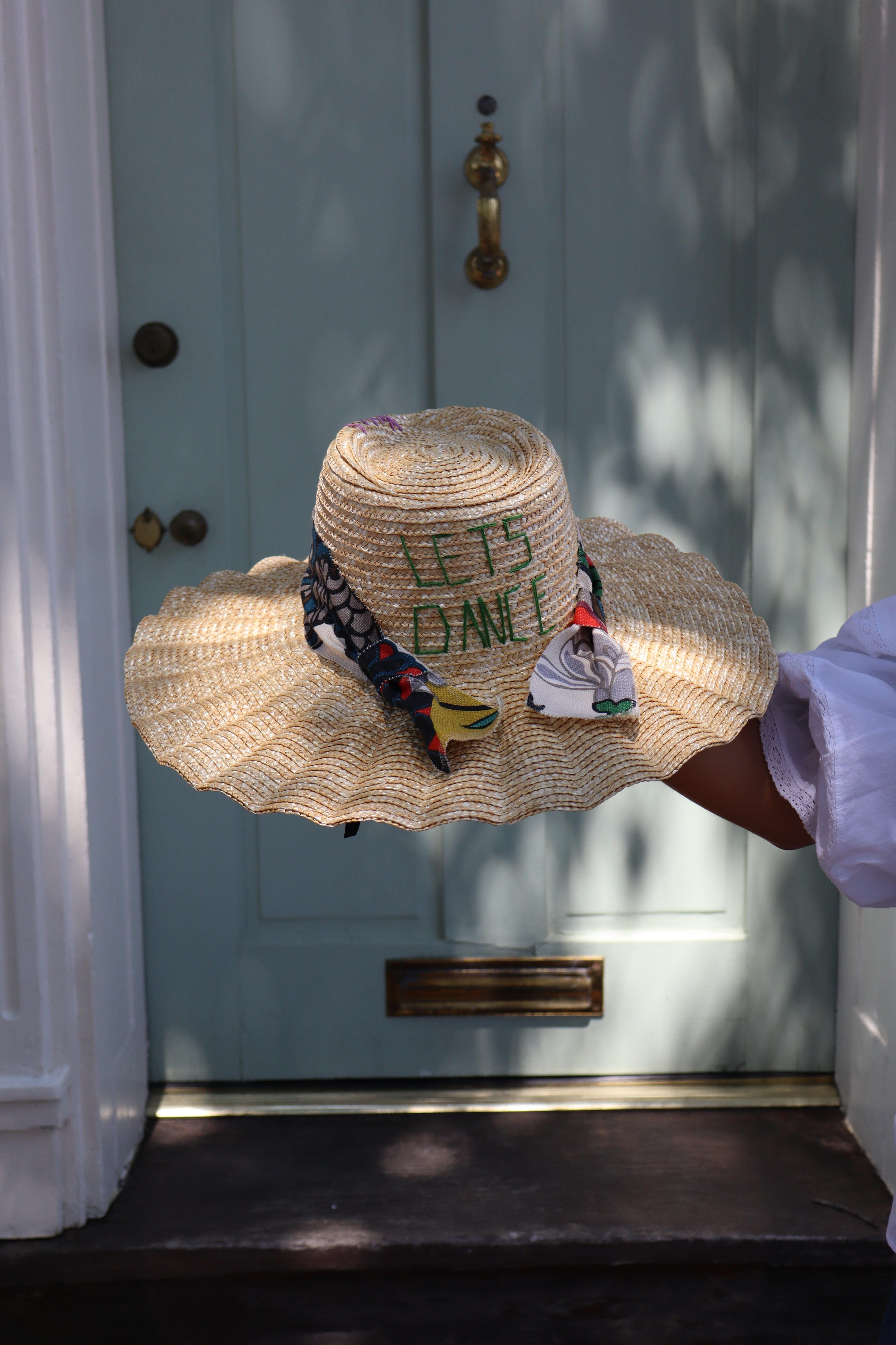 THE LOLA- TAN RUFFLE BRIM