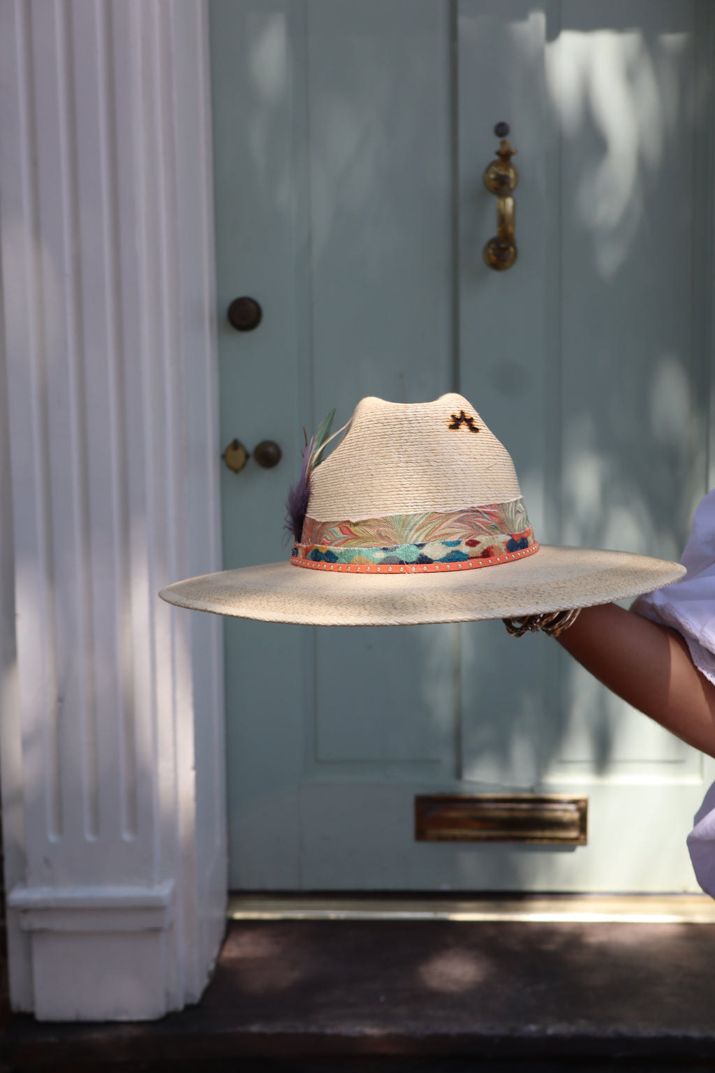 THE JOY - TAN STRAW HAT