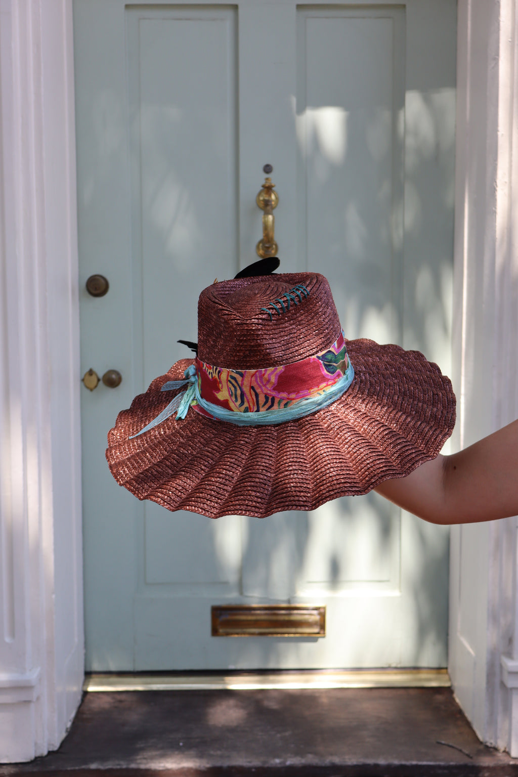 THE MARGARET - BROWN RUFFLE BRIM
