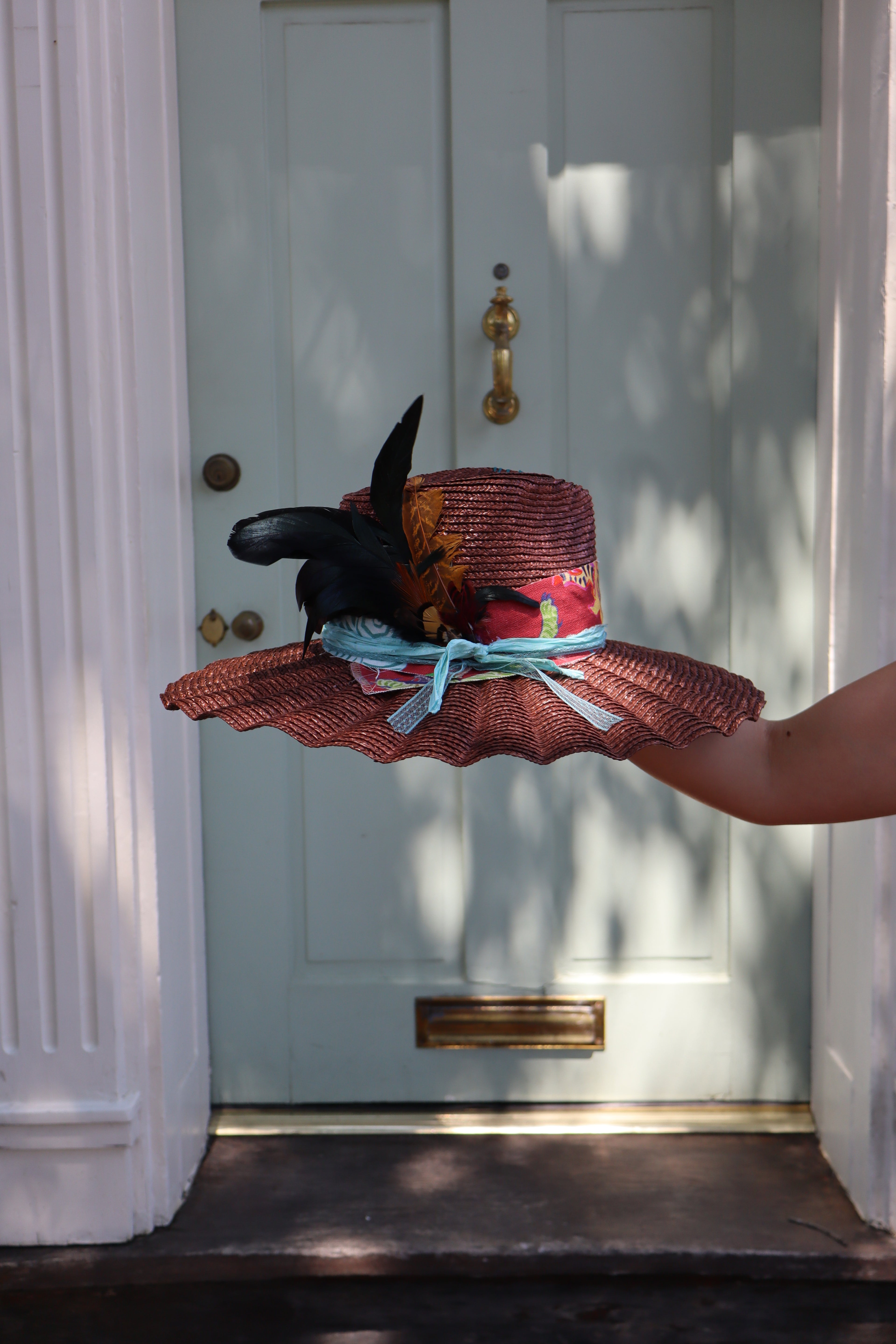 THE MARGARET - BROWN RUFFLE BRIM
