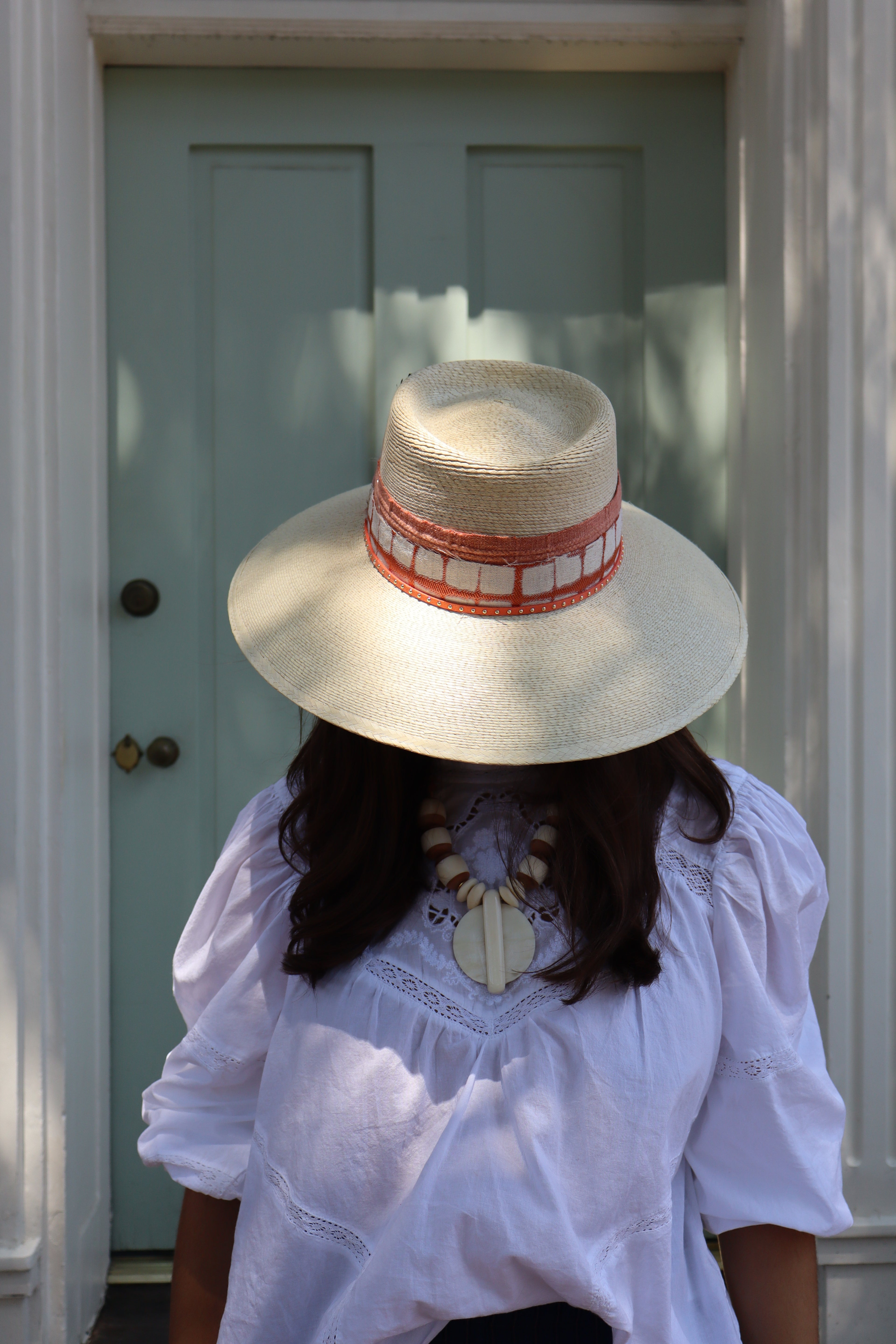 THE ISABELLE- LIGHT TAN STRAW HAT