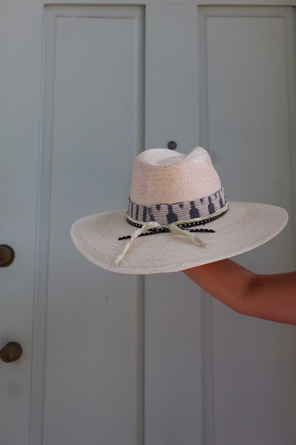 THE LILLIAN STRAW HAT- TAN