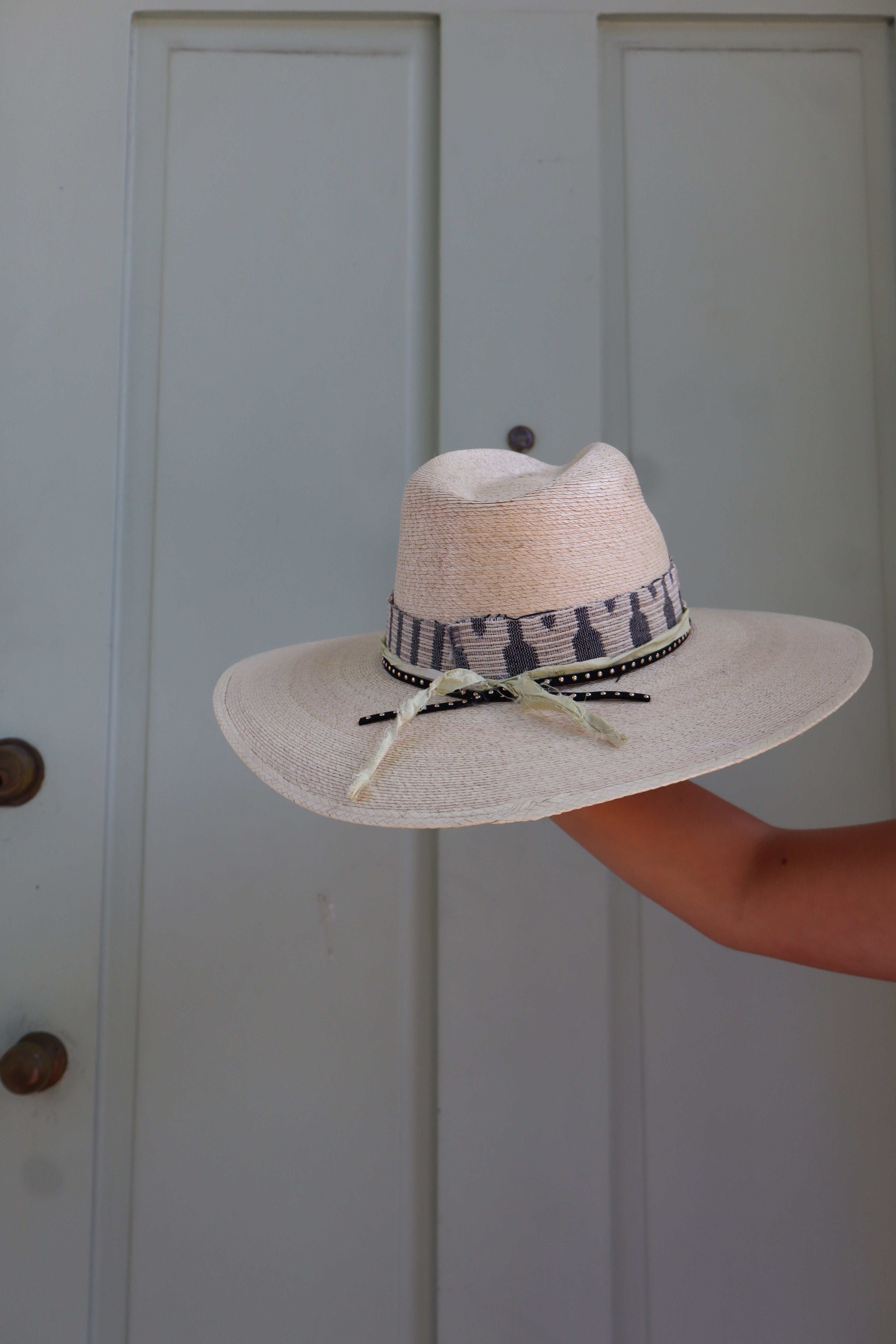 THE LILLIAN STRAW HAT- TAN