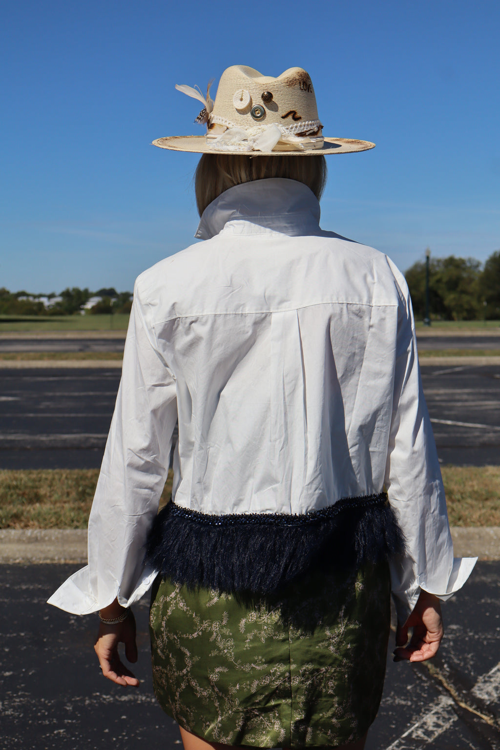 THE LIZZY BUTTON DOWN W/ FEATHERS- WHITE
