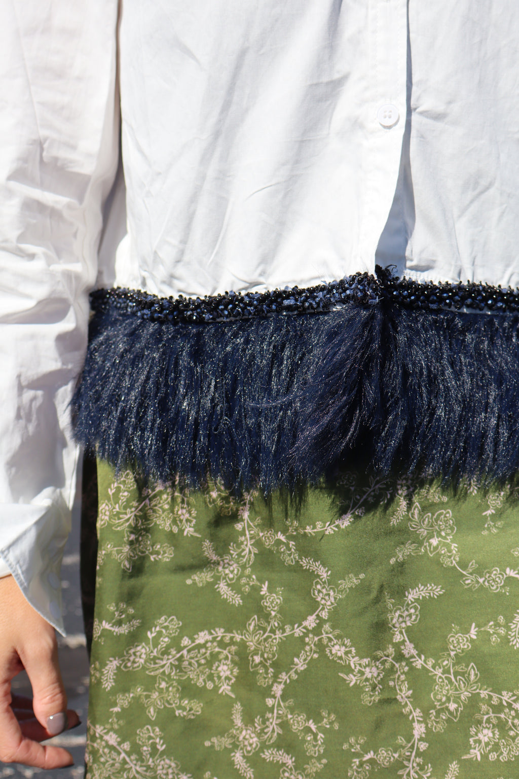THE LIZZY BUTTON DOWN W/ FEATHERS- WHITE